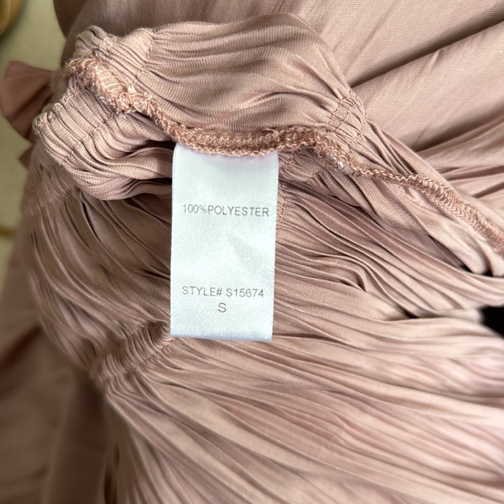 Pleated midi skirt by Vestique - Picture 7 of 7